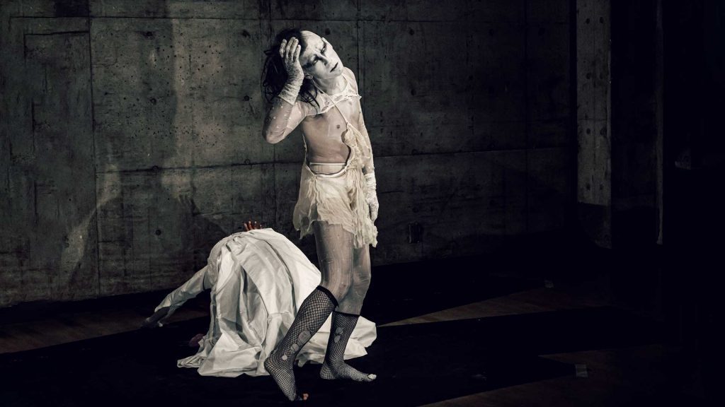 Go beyond Butoh - contemporary Japanese Butoh workshop 

10.9.2022 (Sat)
11:00-12:30pm

The choreographer-cum-performer duo brings Those who ain’t damn nobody’s out-of-the-box creativity to the workshop. Surrender your body to the magical state of ‘being moved’. Recommended especially for performers who wish to expand their range of body language.